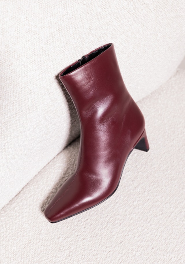 burgundy enkellaarsjes